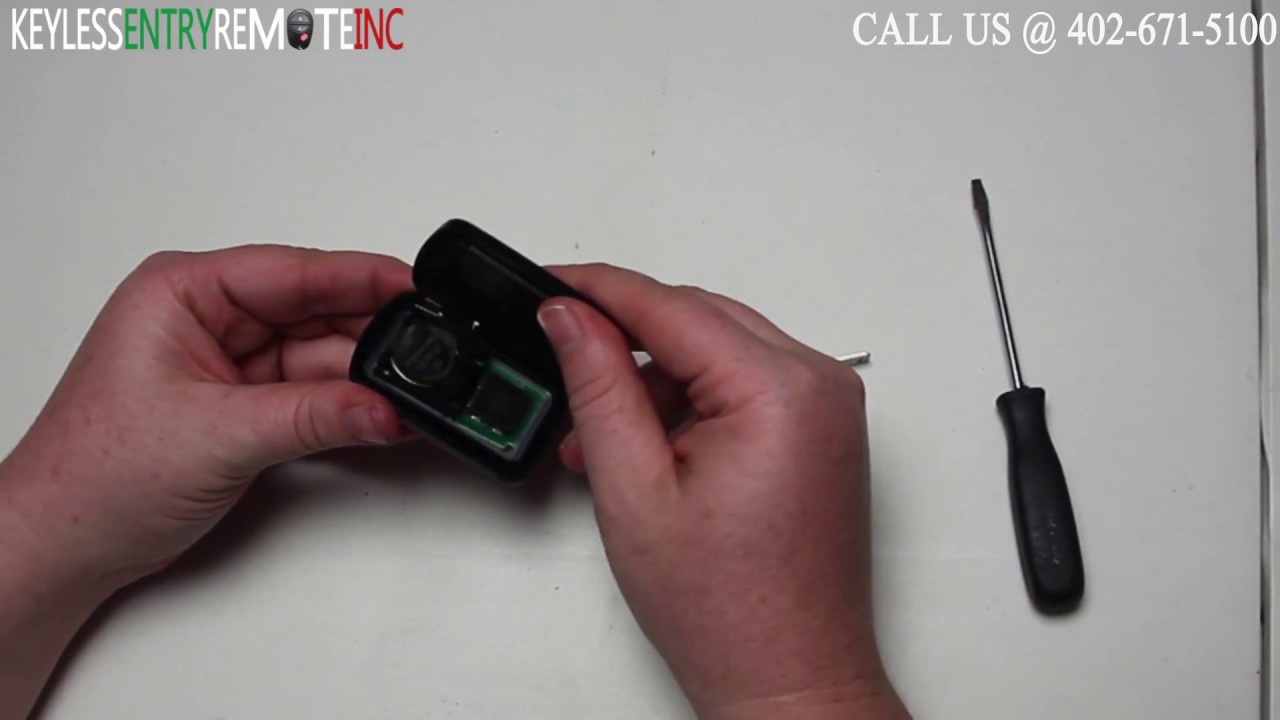 How To Replace A 2013 - 2018 Toyota Rav4 Key Fob Remote Battery FCCID