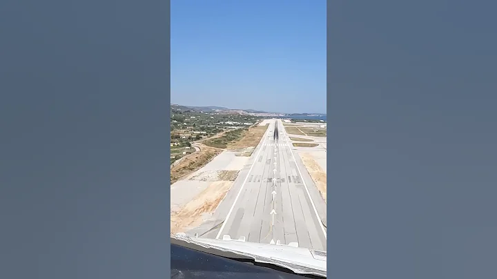 Visual Approach To The Short Runway of Mytilini, Greece #landing #flying #travel #b737 #pilot