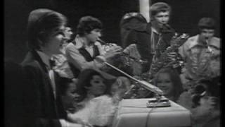 The Alan Price Set - Don't Stop The Carnival (1968) chords