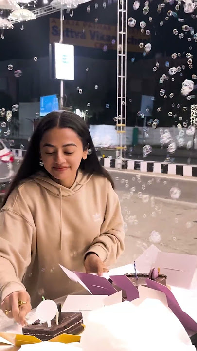 What an amazing start to my Birthday π #birthdaycelebration #hellyshah