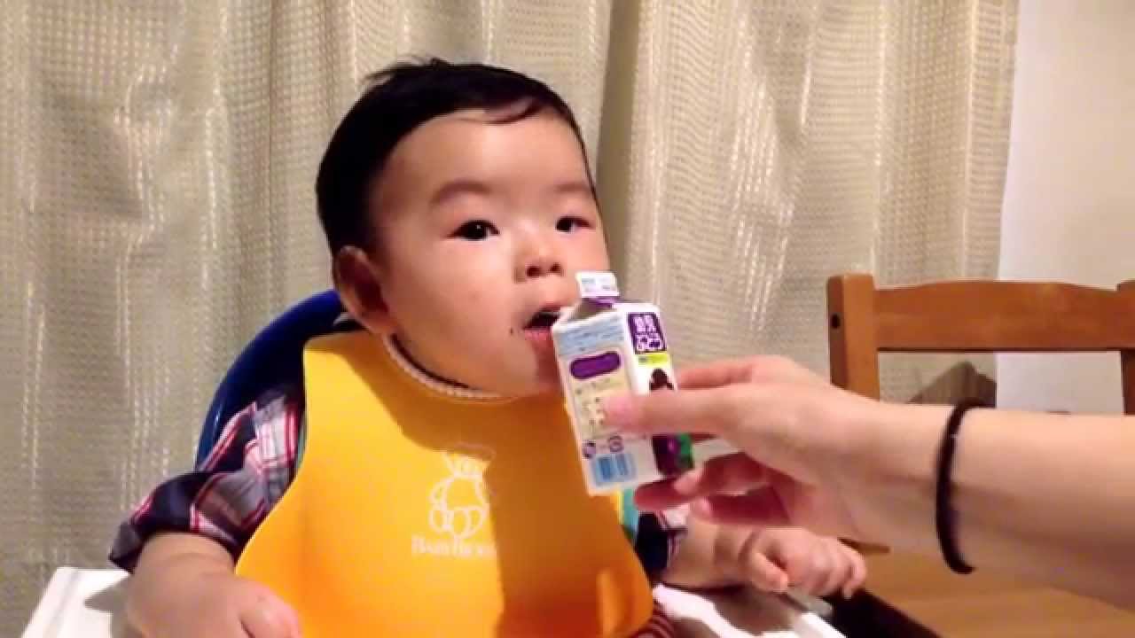 離乳食 はじめてのぶどうジュース 離乳食を食べる生後9ヶ月の赤ちゃん ベビちゃんねる 赤ちゃん成長記録動画 もっちゃん動画 Youtube