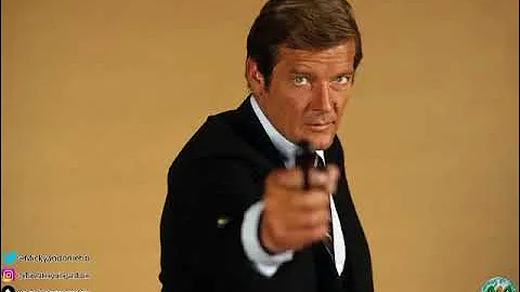 ROGER MOORE