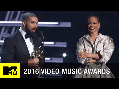 360 Video: Drake Presents Vanguard Award To Rihanna | 2016 Video Music Awards | MTV