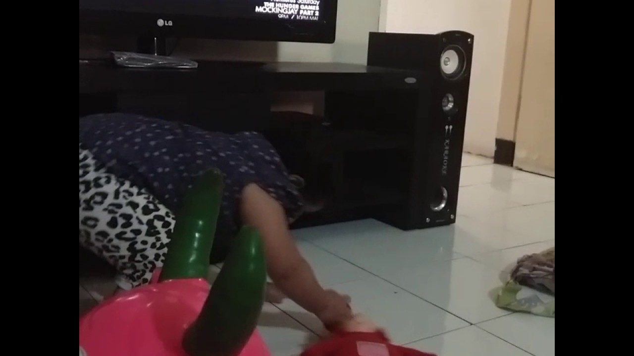 Anak kecil sholat 
