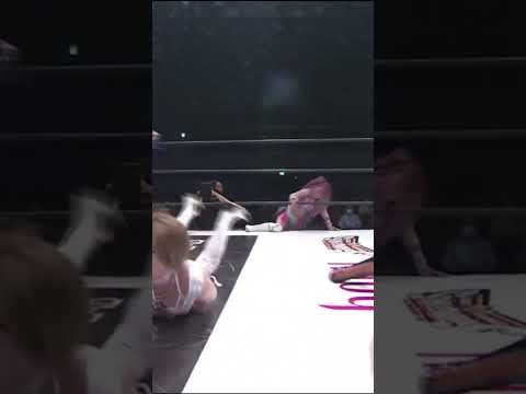 【女子プロレス】安納サオリが琉悪夏を腕をクロスして締め上げる！【スターダム】