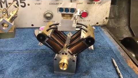 V4 STEAM ENGINE WITH DUAL OVERHEAD CAMS