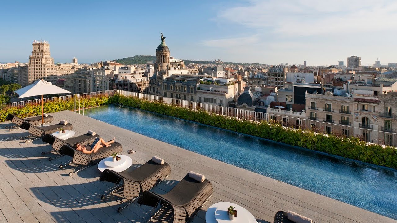 Best luxury hotel in Barcelona: Mandarin Oriental | Fabulous suite & gorgeous rooftop (full tour