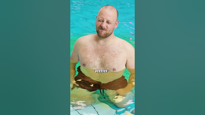 Mensen die in het zwembad plassen 🤢