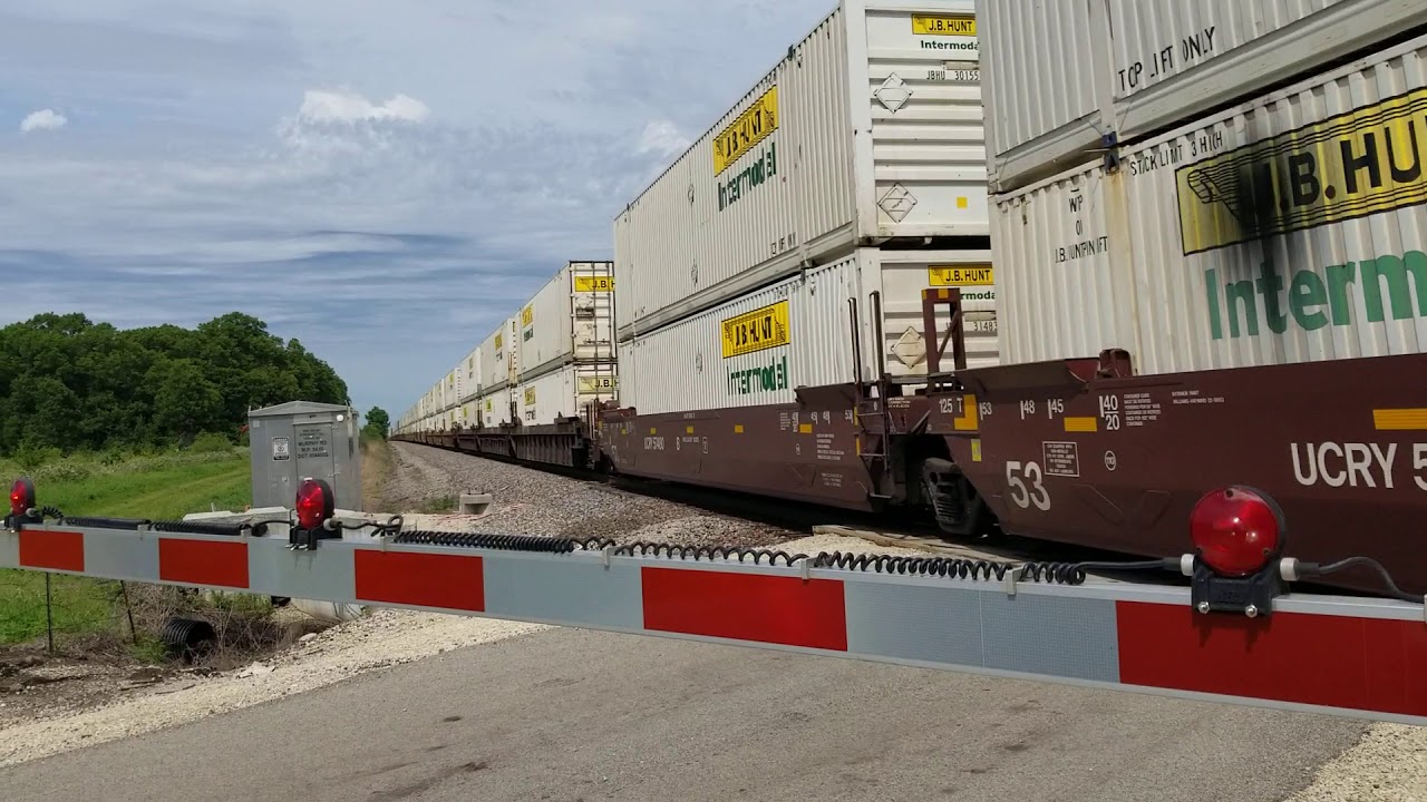 BNSF Doublestack Intermodal train on BNSF CHILLICOTHE SUBDIVISION