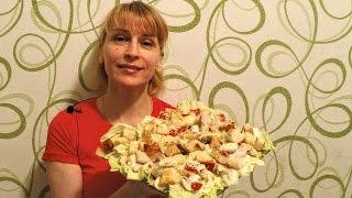 видео салат цезарь с курицей классический