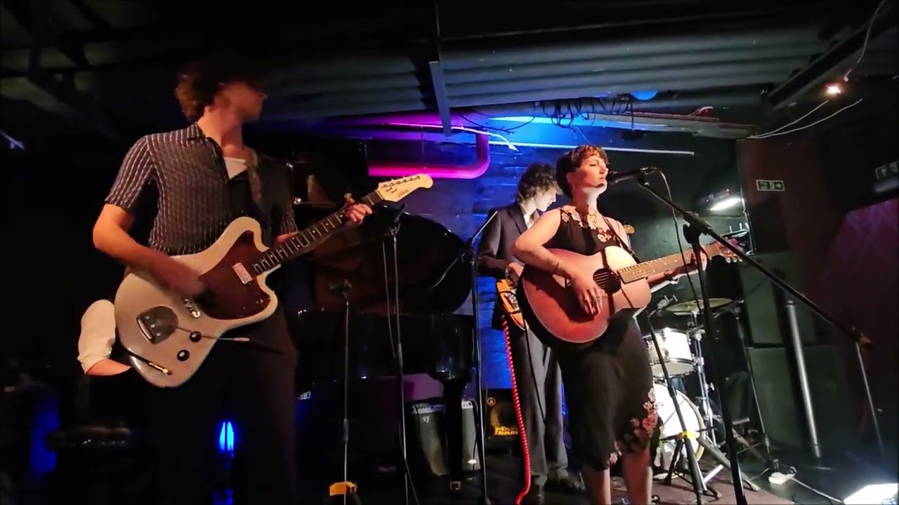 Ver Ruby Leigh - Three @ Piano Smithfield, London 30/07/25 no YouTube Ver Ruby Leigh - Three @ Piano Smithfield, London 30/07/25 no YouTube