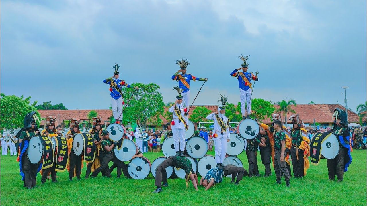 Ditonton banyak warga,,,, Beginilah Atraksi Drumband SMK NUSANTARA BATANG