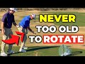 Swing de golf rotatif moderne pour les golfeurs seniors jamais trop vieux pour tourner en toute scurit