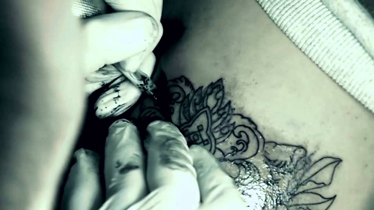 Салон тату Дениса Ревы (Киев) - YouTube