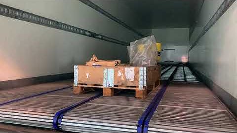 Boxtrailer with Cargomatic floor