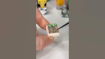 Painting a GRASS block keycap for my minecraft keyboard! 🌱