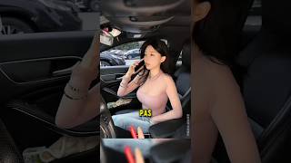 Cewek Ini Meludah Sembarangan