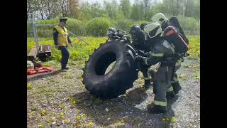 В Великом Новгороде прошел смотр-конкурс на звание «Лучшее звено газодымозащитной службы»