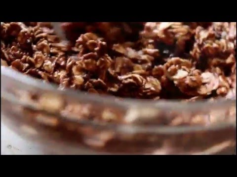 Видео рецепт Шоколадное печенье с овсяными хлопьями