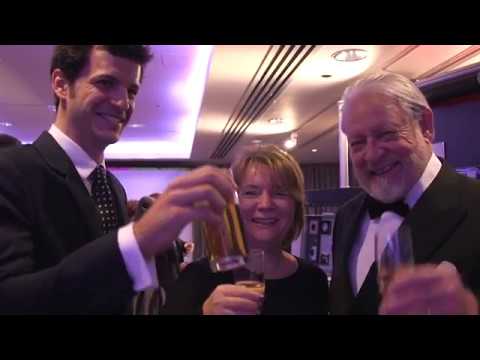 Video: Maxim Blazhko Ontving De Prijs Van De Prestigieuze European Property Awards