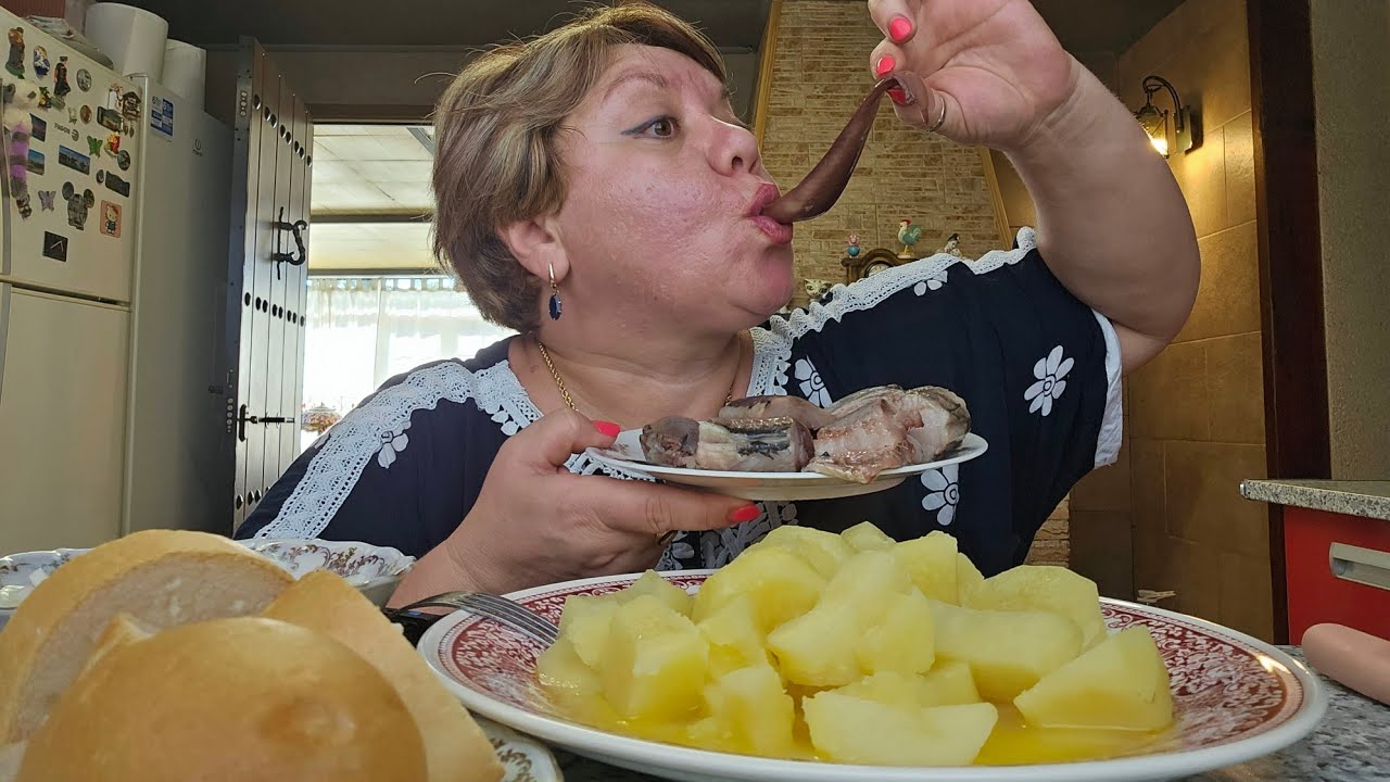 МУКБАНГ 🍽 АСМР ЕДА*ASMR EATING*ASMR ПОДБОРКА/ ЗВУКИ ЕДЫ/БЕСЕДЫ ЗА СТОЛОМ. CONVERSACIÓN AT THE TABLE