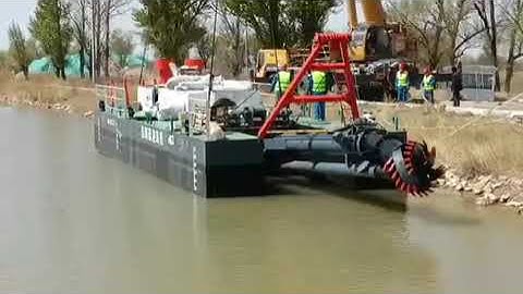 Portable River Sand Mining Dredger Machine Launching with Single Crane