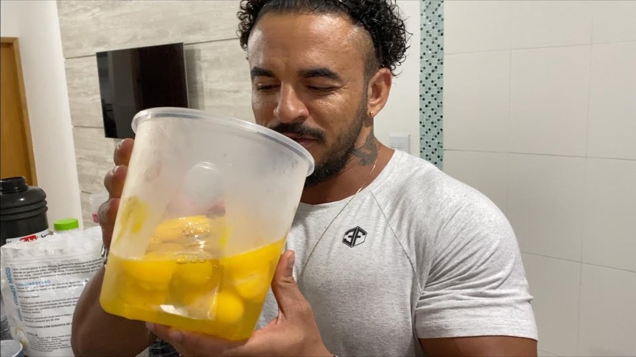 COMENDO 30 OVOS DE UMA SÓ VEZ COMENDO 30 OVOS DE UMA SÓ VEZ