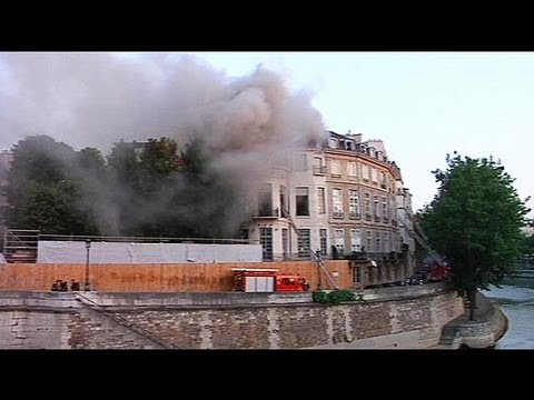 Paris: Hotel Lambert ravaged by fire