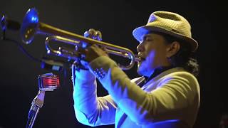 Video voorbeeld van "Rio Sidik and His Quintet - On My Scooter ( Official Music Video ) Live"