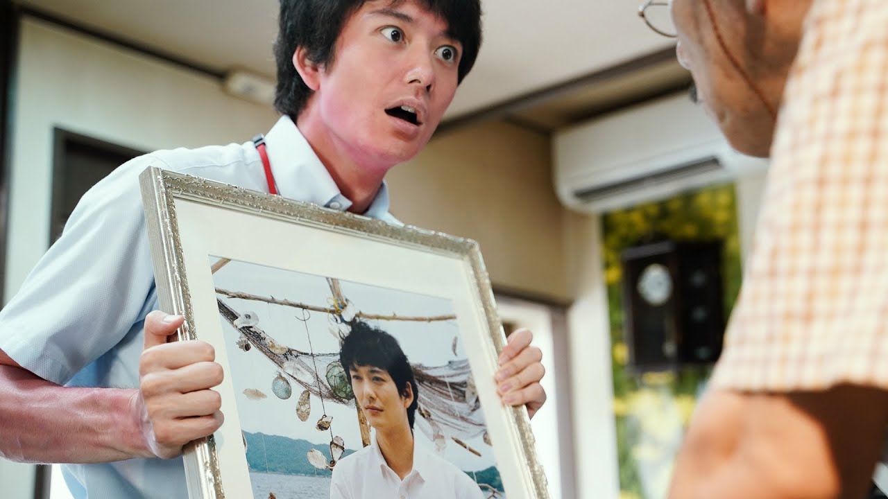 صحي فجأة أكتشف أن في يوم سقط من حياتة مش فاكرة لحد مقابل واحدة شقلبت حياتة وفكرتة بحاجات قديمة ملخص