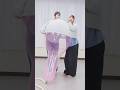 今までで一番破裂音が大きかった。　この服を着て、巨大風船割りに挑戦してみます（2）