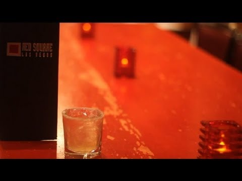 Vídeo: Lance Bass Diz Tchau, Tchau, Tchau Para Coquetéis Entediantes Com Vodka Stoli