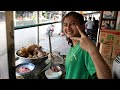 Da Nang Vietnam food - Clerk with a big smile ダナン ベトナム屋台 麺