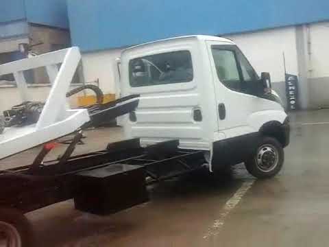 Camion IVECO Daily 35-10  dépannage coulissant شاحنة ايفيكو اسعاف و جر السيارات بطاولة متحركة