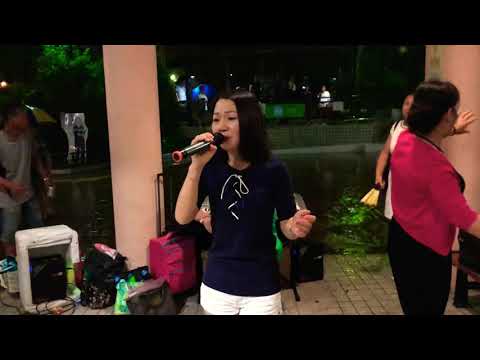 不装饰你的梦  乐儿  旺角菜街艺人 土瓜湾海心公园表演 singing 2018年6月7日