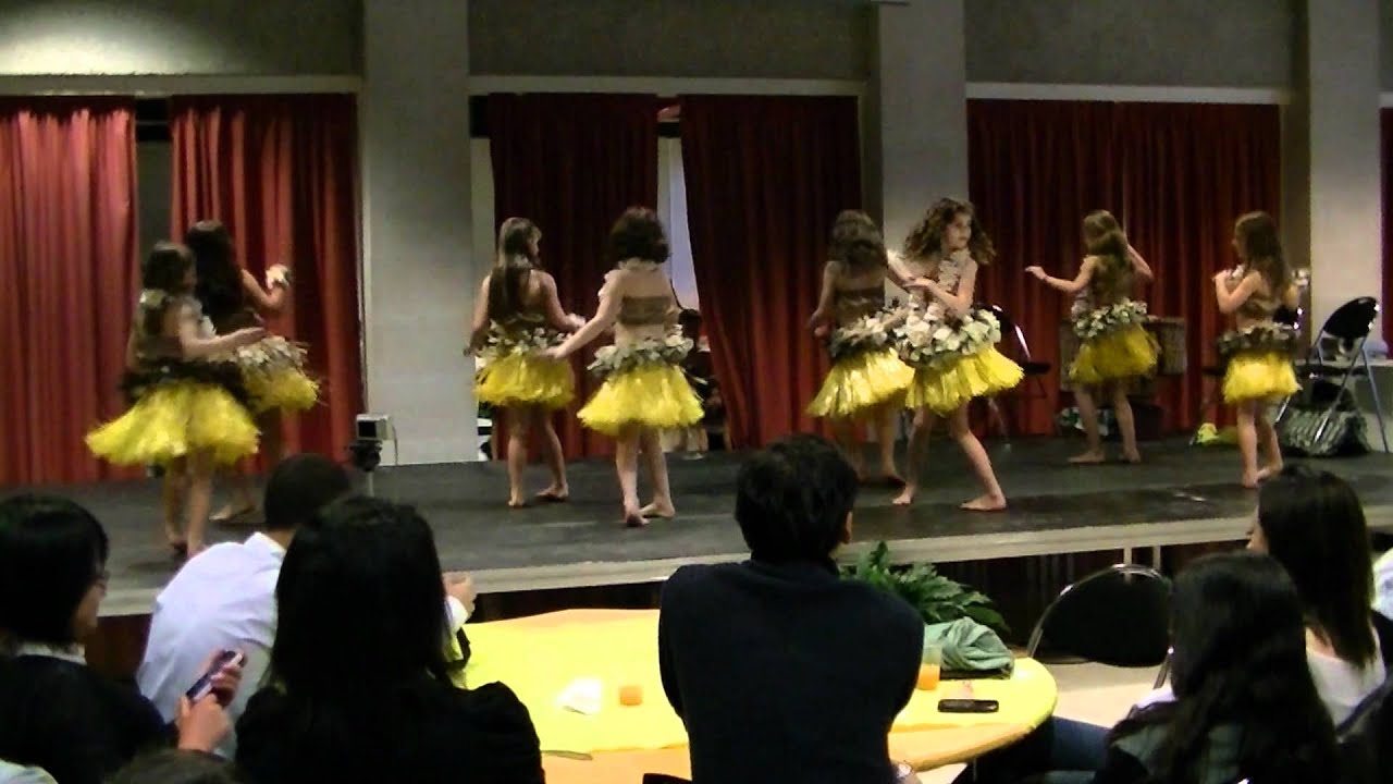 Danse Tahitienne . - YouTube