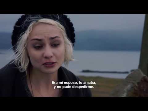 Conversación de Riley y Capheus en el cementerio / Sense8, sub español