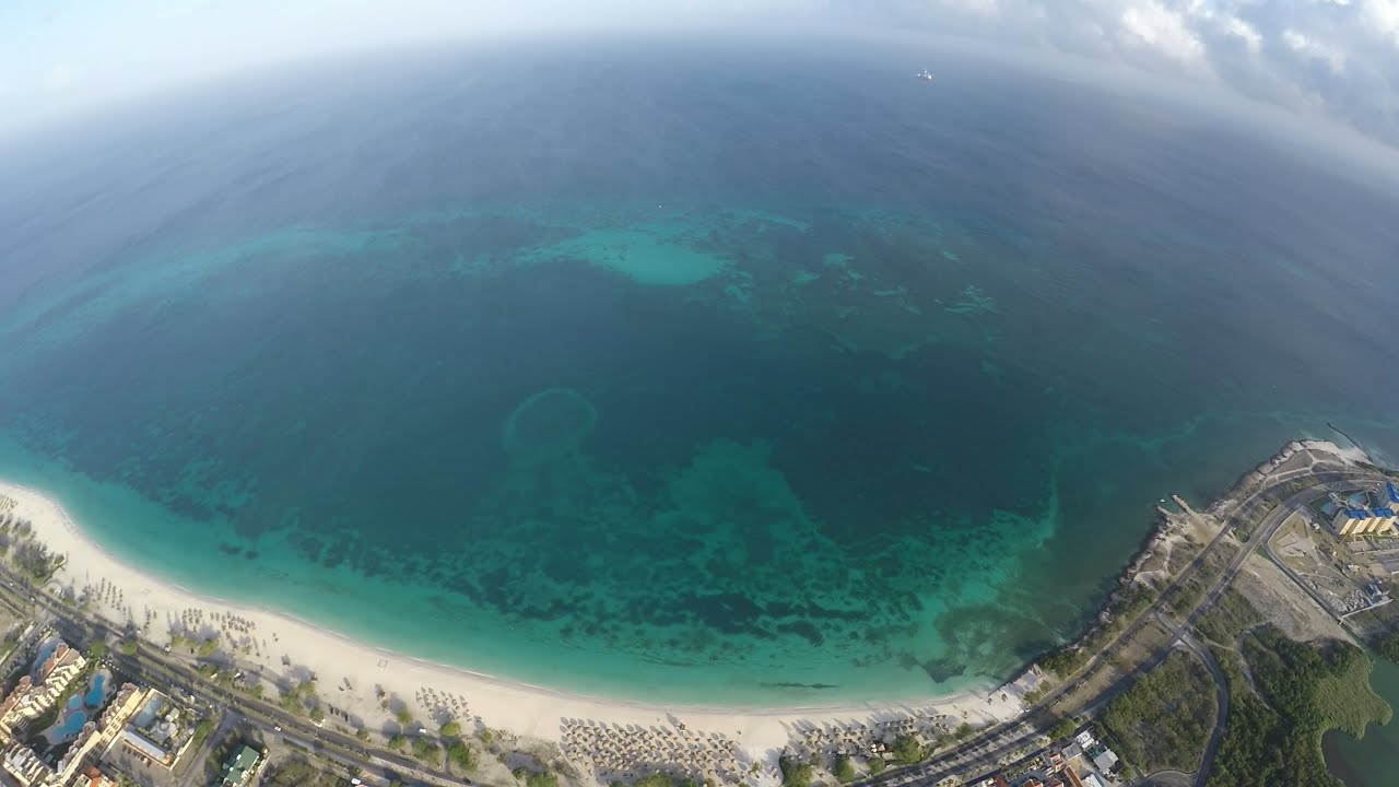 Aruba from a drone - Caribbean Sea - Aruba desde un drone - Mar Caribe