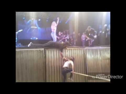 JOELEN CANTANDO COM JOELMA NO ANIVERSÁRIO DE BRAGANÇA 2017