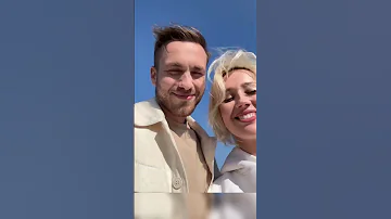 Клава Кока появилась на концерте в честь 27-летия канала МУЗ-ТВ с новым избранником