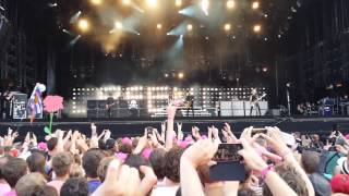 Green Day Pinkpop 2013 opening with bunny + 99 revolutions