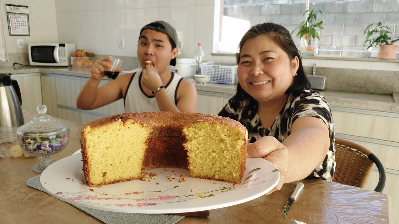 BOLO DE MILHO DE LATINHA COM FUBÁ E AZEITE PRO LANCHE DA TARDE | MUITO FOFO ÚMIDO E NÃO ESFARELA