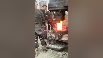 Working in 100°C Heat – A Blacksmith’s Summer Struggle #stamping #machine #forging #copper #ironman