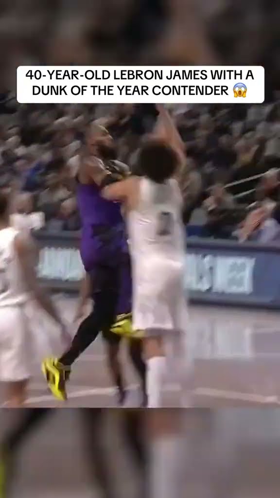LeBron LEFTY DUNK ?