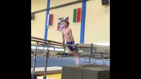 Guy Fall While Performing Gymnastics Tricks - 1204243