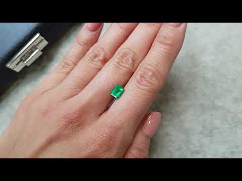 Colombian emerald 1.05 ct, Vivid Green Video  № 1