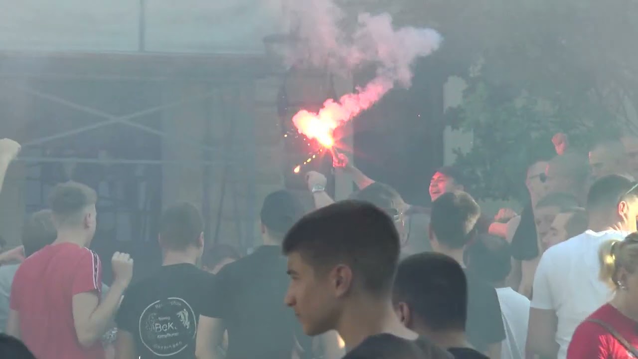 Srcem za Radnički: Navijači krenuli ka Čika Dači