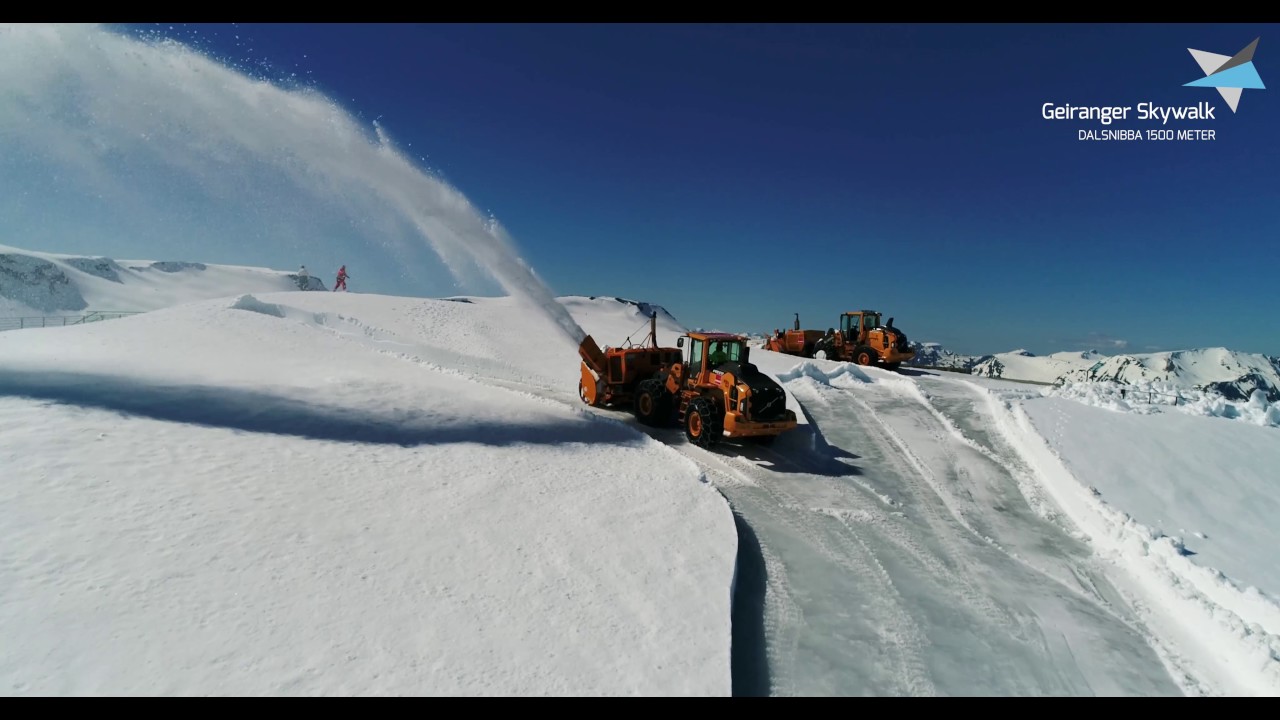 Geiranger Skywalk - Dalsnibba | removing snow from the road - YouTube