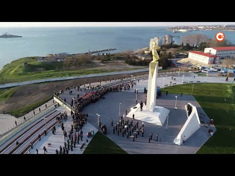 Памятник жертвам Гражданской войны открыли в Севастополе