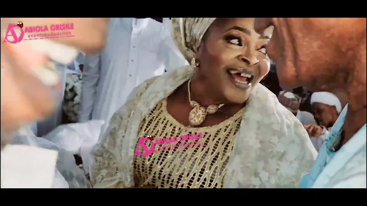 How Oba Saheed Ademola Elegushi Admire his Mum as she danced effortlessly.